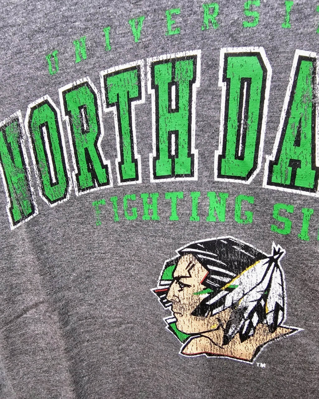 U of North Dakota| Fighting Sioux | Long Sleeve Tee