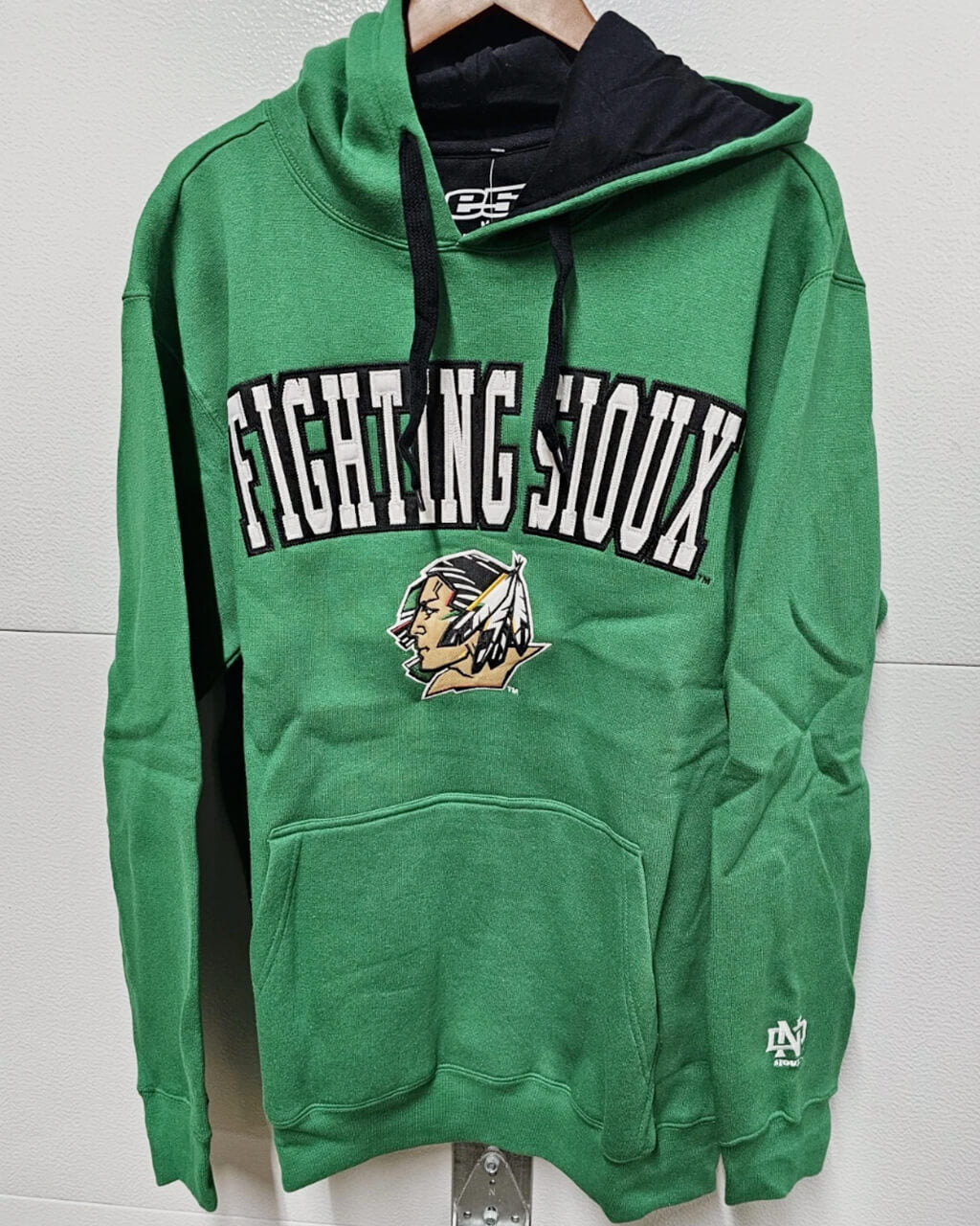 UND| North Dakota Fighting Sioux | Green Hooded Sweatshirt